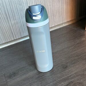 Owala & TikTok 24 oz Gray Water Bottle